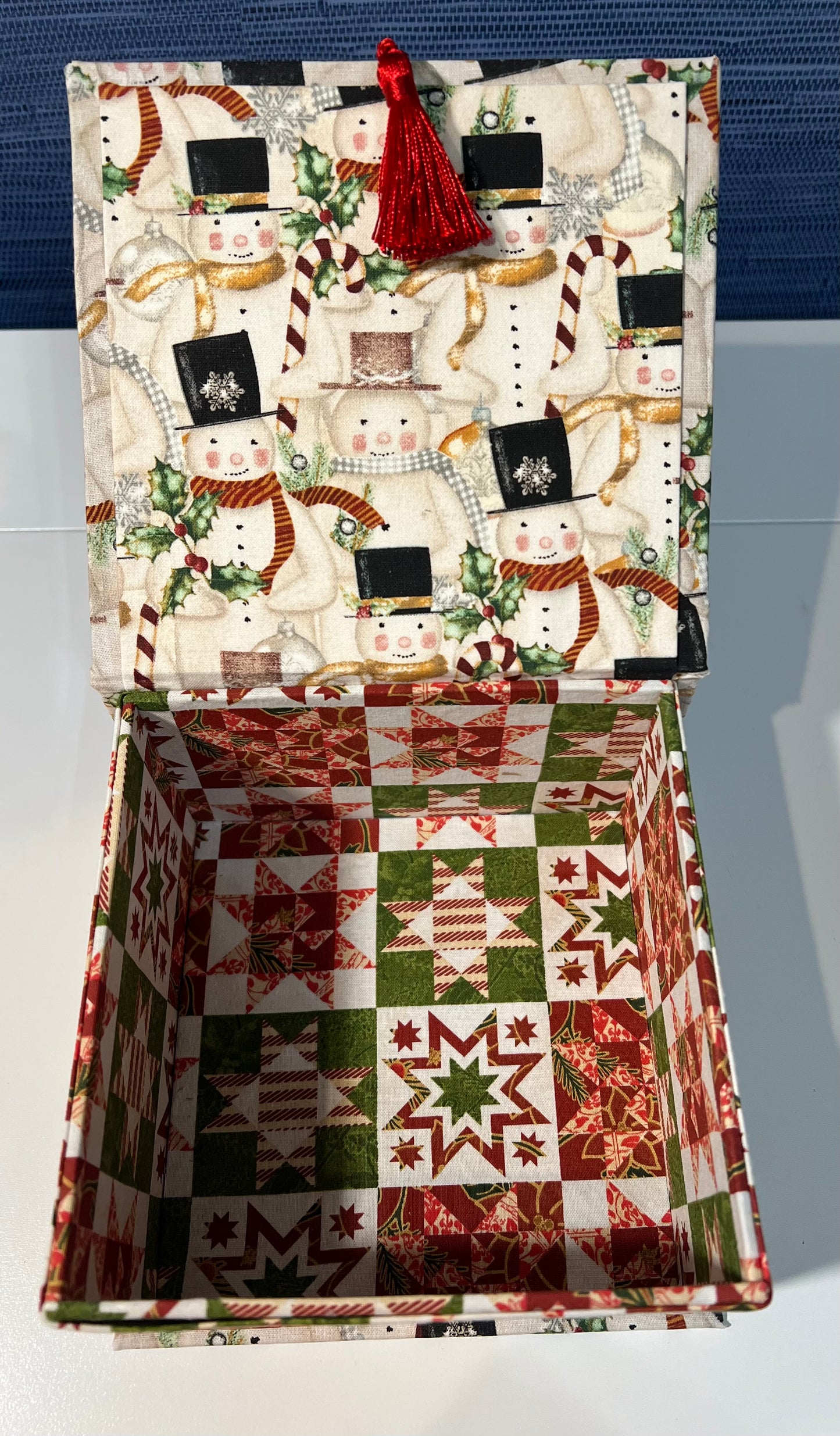 Medium Hinged Lidded Box - Snowmen