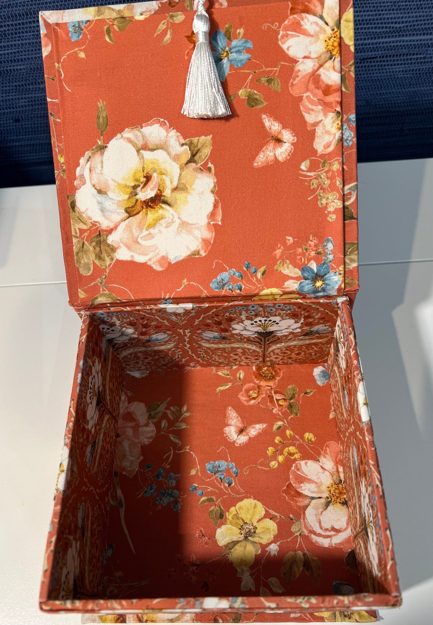 Medium Hinged Lidded Box